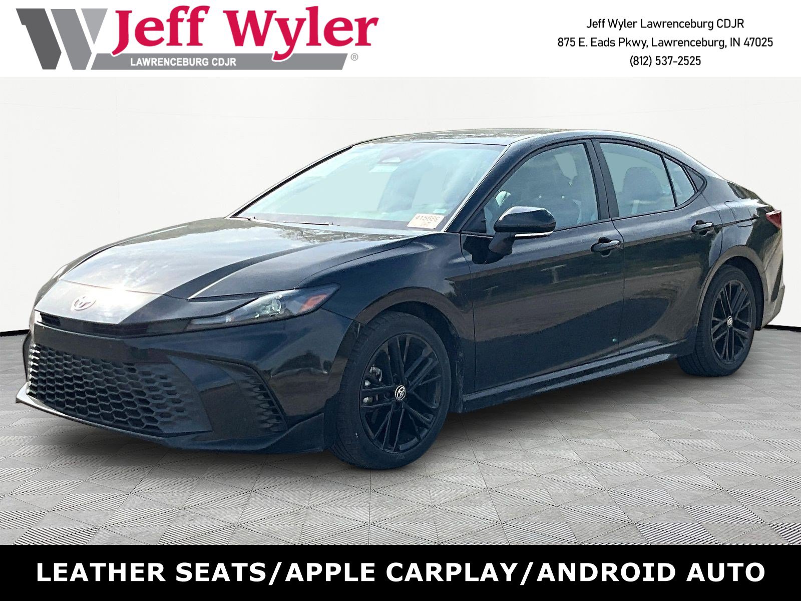Used 2025 Toyota Camry SE FWD image 1