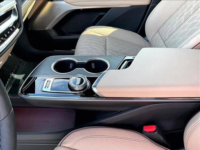 Certified 2025 Cadillac Lyriq Luxury image 15