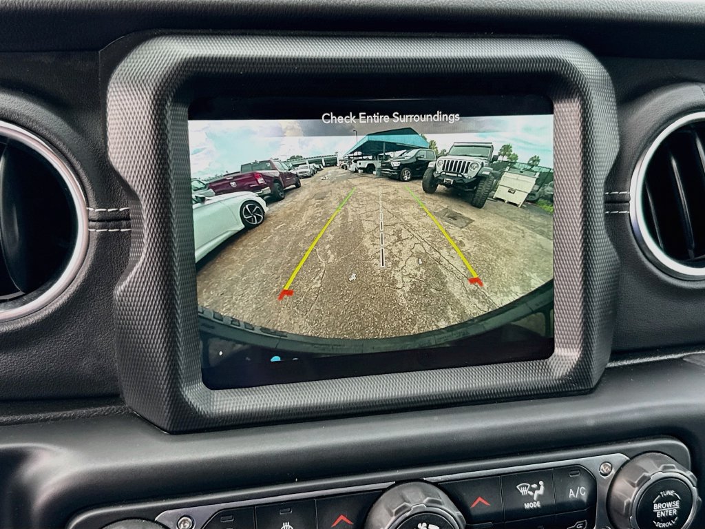 Certified 2022 Jeep Wrangler Unlimited Sahara w/ Cold Weather Group AWD/4WD image 15