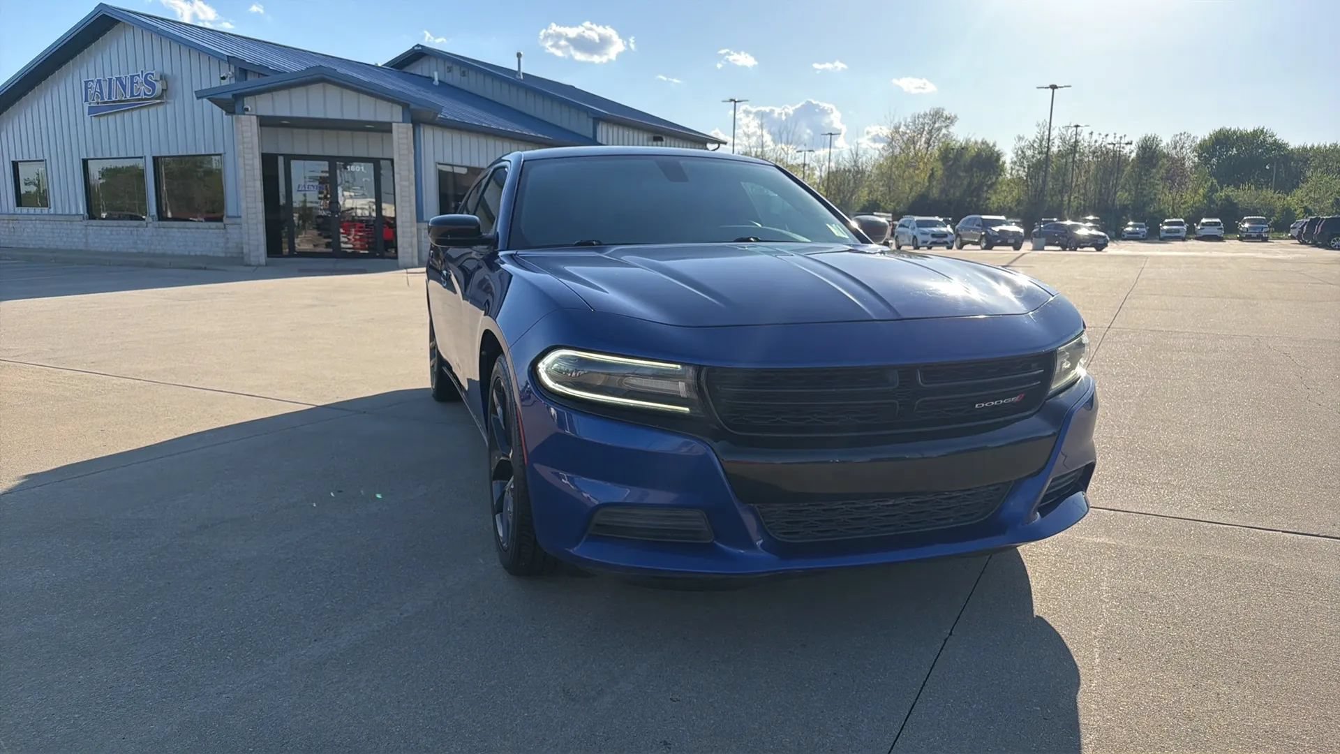 Used 2019 Dodge Charger SXT w/ Blacktop Package RWD image 29