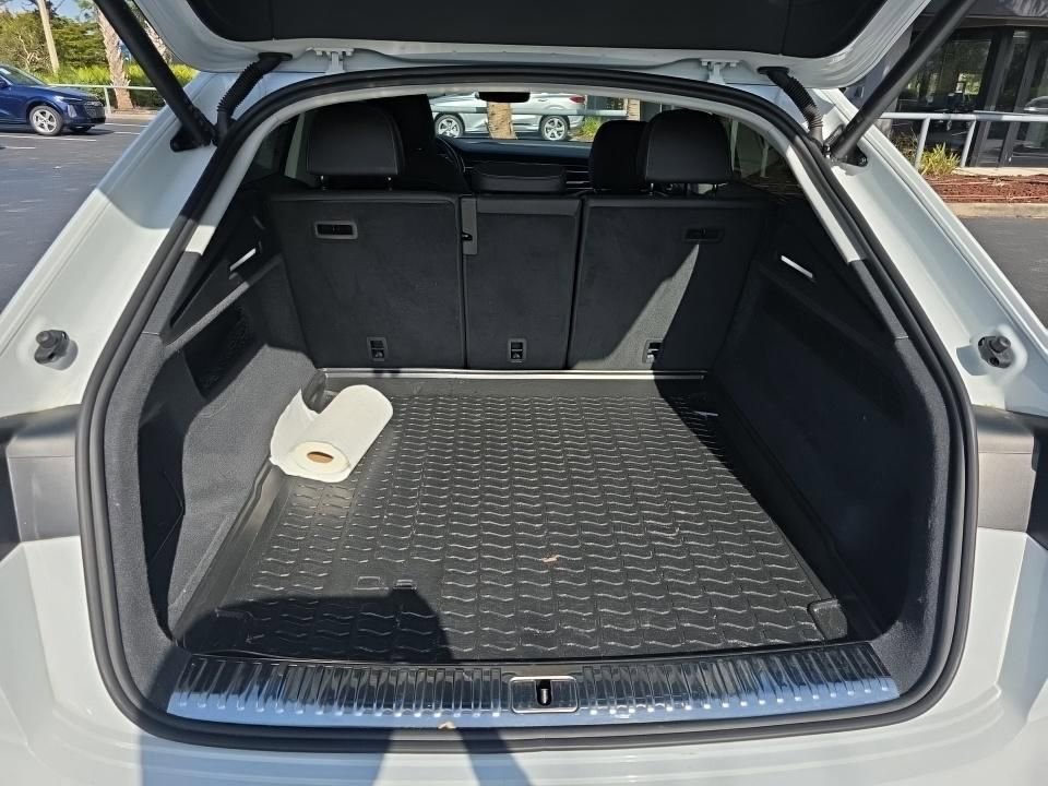 Used 2023 Audi Q8 Premium Plus w/ Premium Plus Package image 9