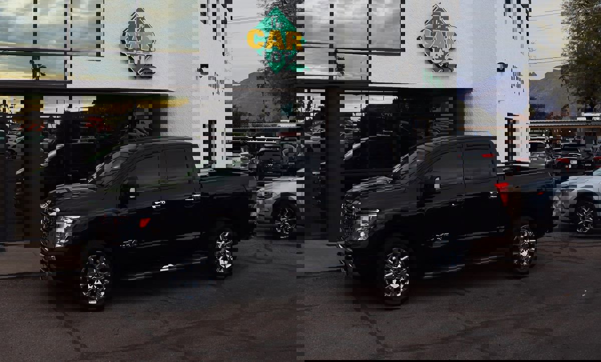 Used 2020 Nissan Titan SV w/ SV Convenience Package image 7