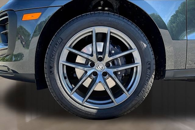 Used 2026 Porsche Macan image 32