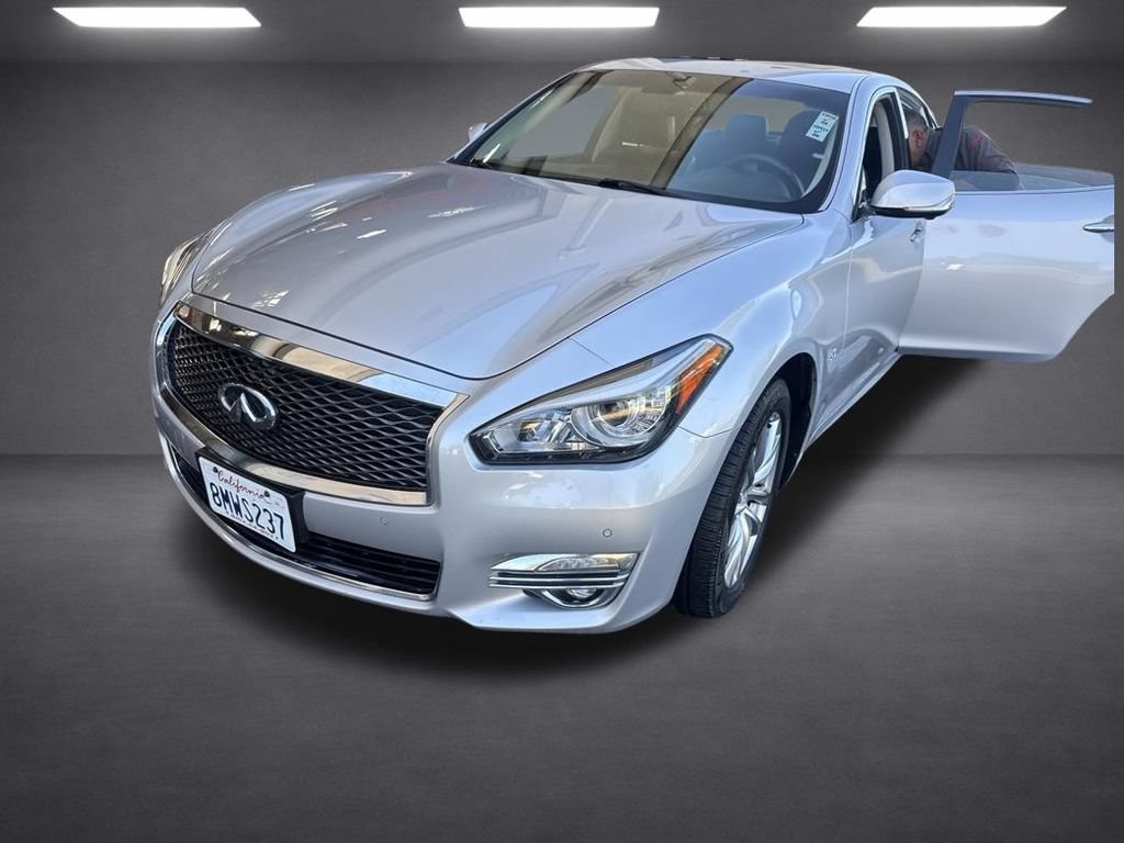 Used 2019 INFINITI Q70 Luxe AWD/4WD image 4