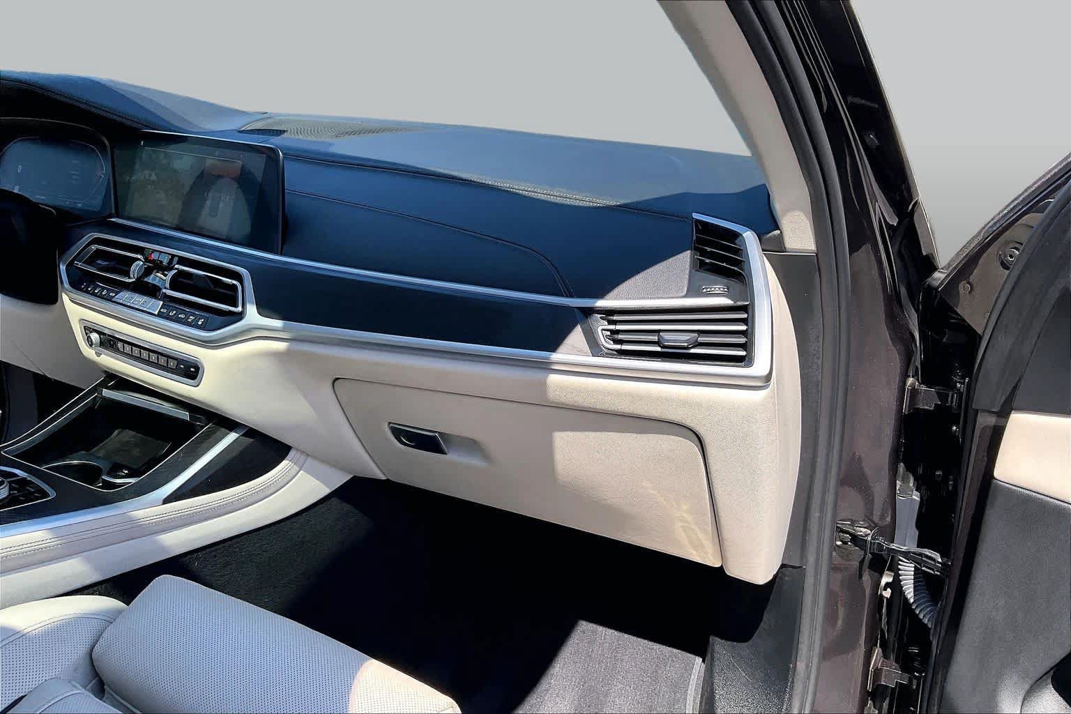 Used 2022 BMW X7 xDrive40i w/ Premium Package AWD/4WD image 18