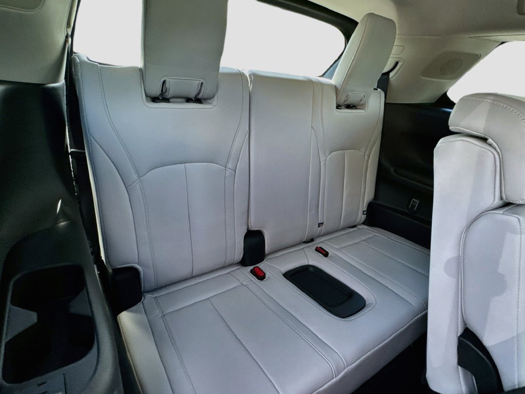 Used 2027 INFINITI QX60 Luxe w/ Cargo Package FWD image 30