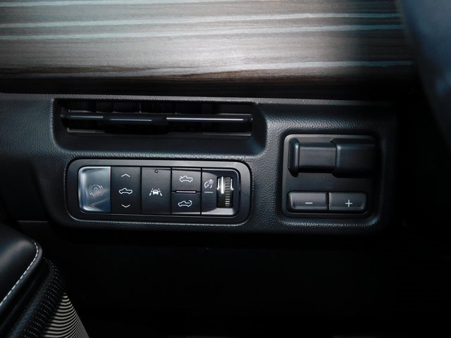 Used 2025 GMC Sierra EV Denali image 31