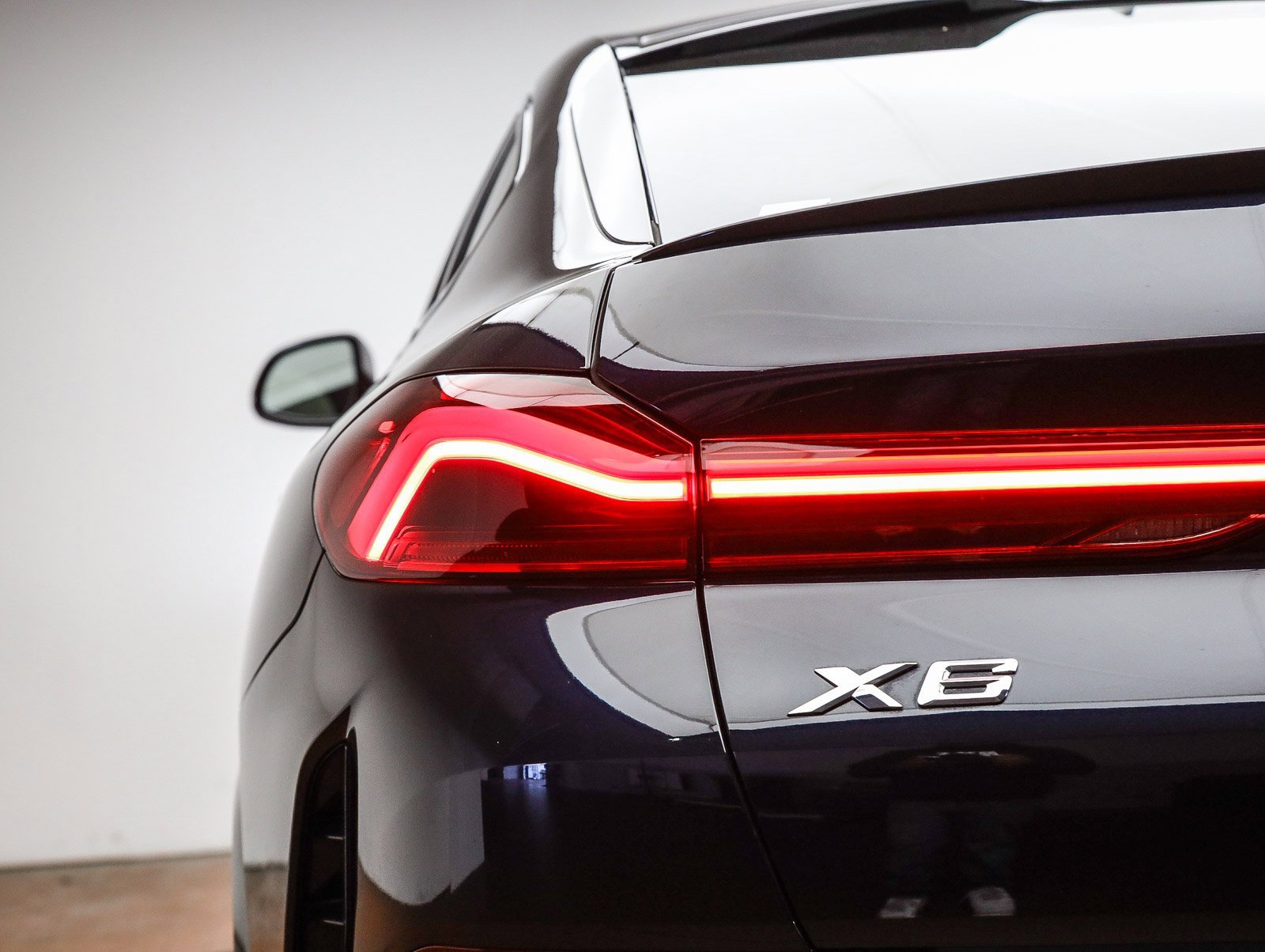 Certified 2023 BMW X6 xDrive40i w/ M Sport Package image 10