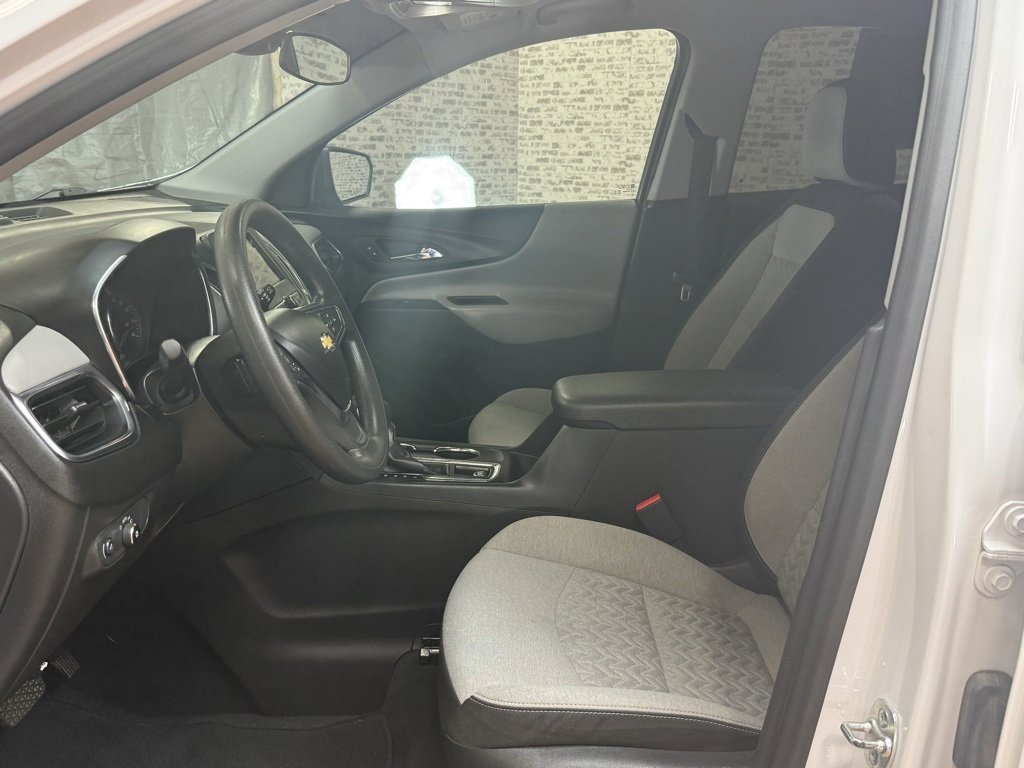 Used 2024 Chevrolet Equinox LS w/ LS Convenience Package image 24