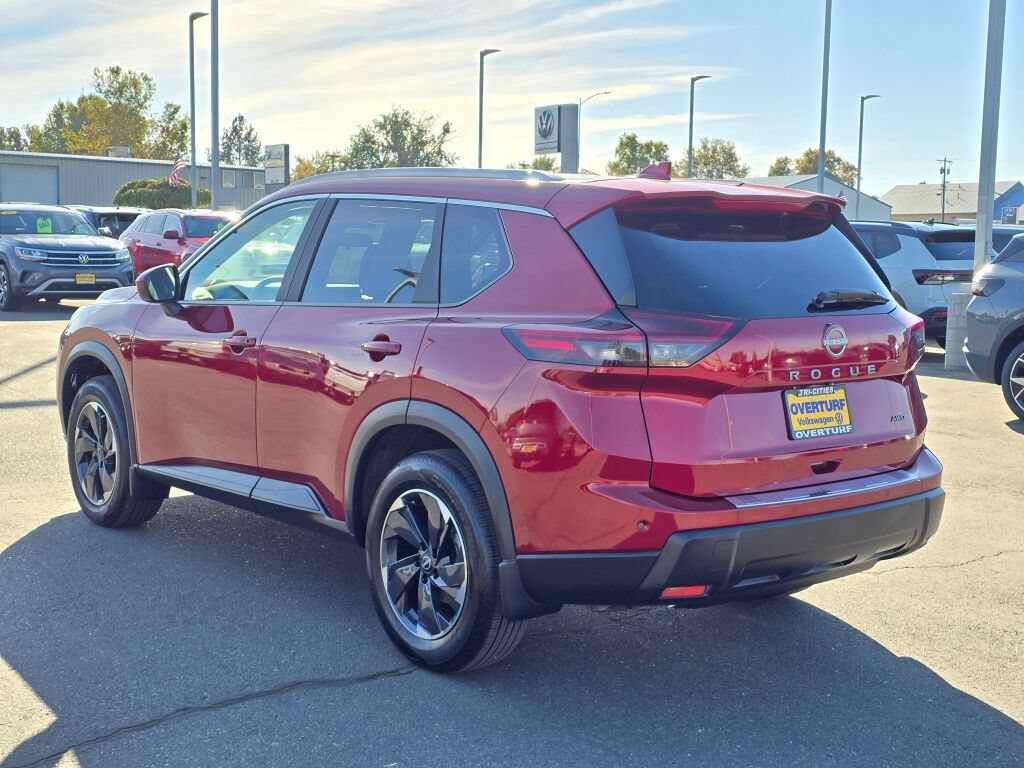 Used 2026 Nissan Rogue SV w/ SV Premium Package AWD/4WD image 4