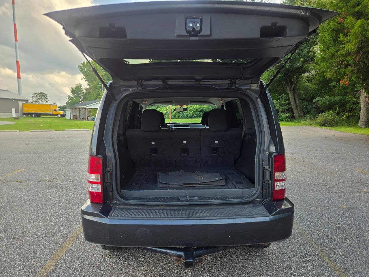 Used 2011 Jeep Liberty Sport w/ Popular Equipment Group AWD/4WD image 36