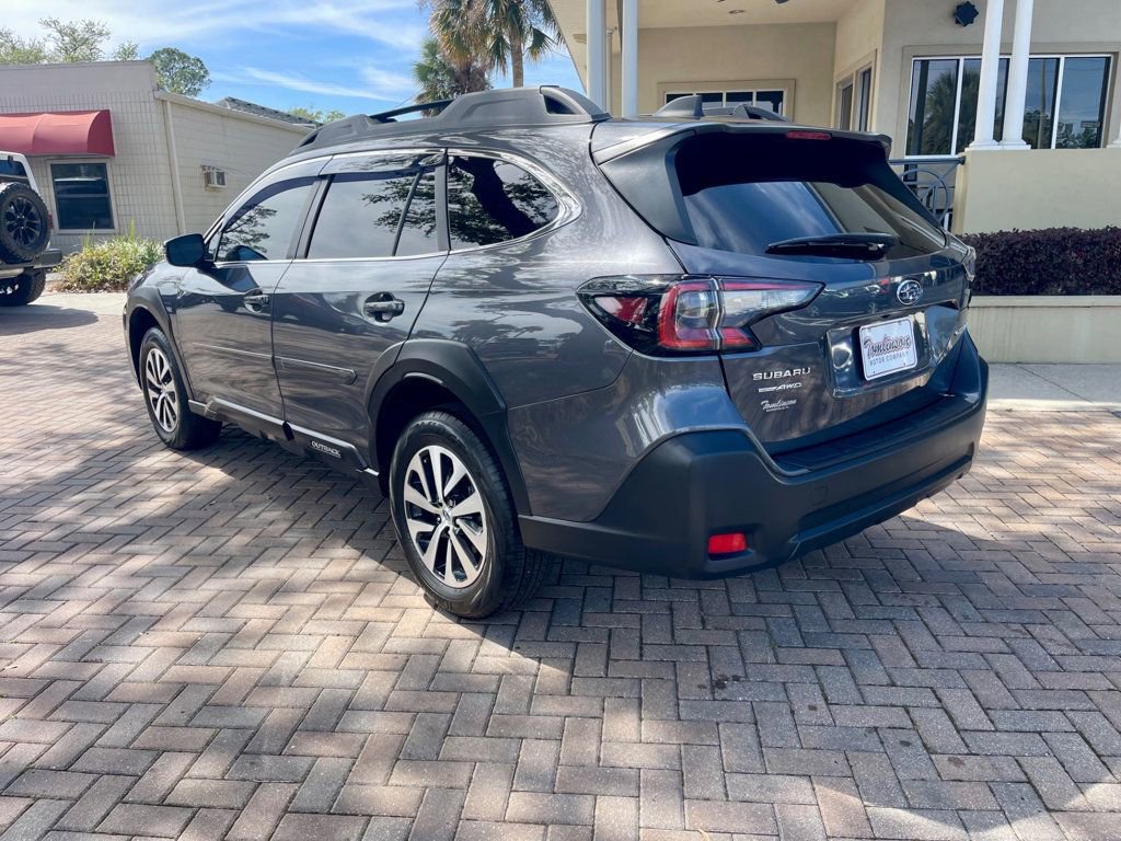 Used 2025 Subaru Outback Premium image 3