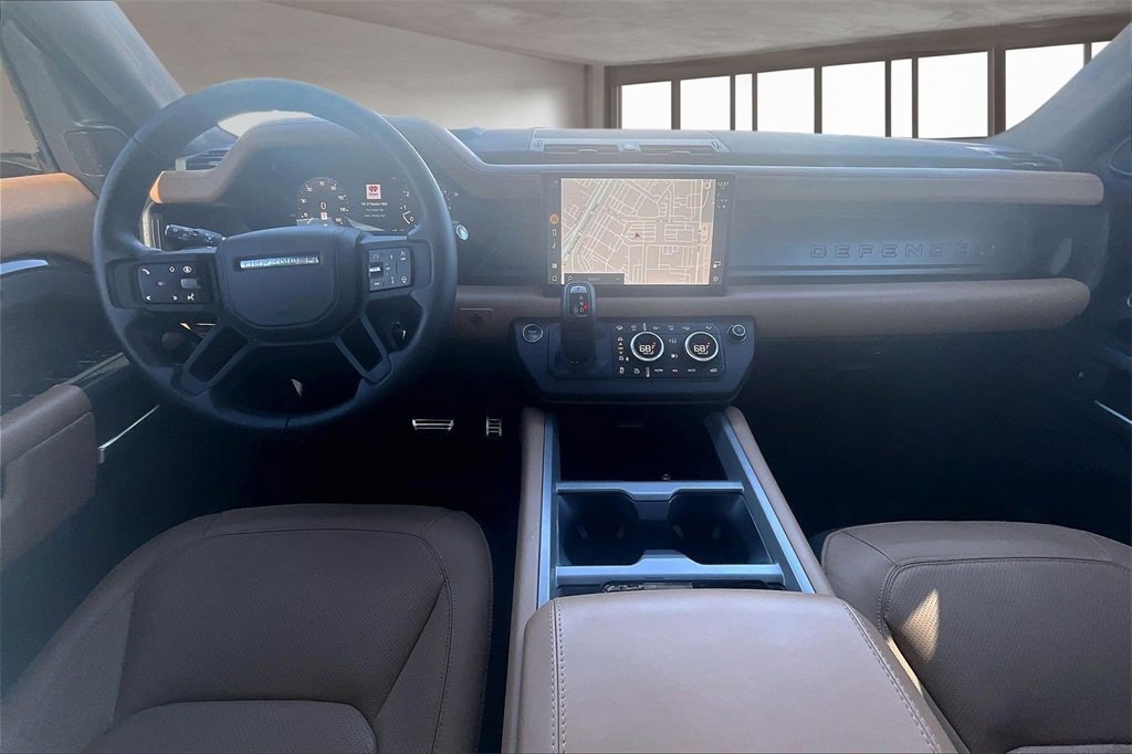 Used 2025 Land Rover Defender 130 V8 image 15