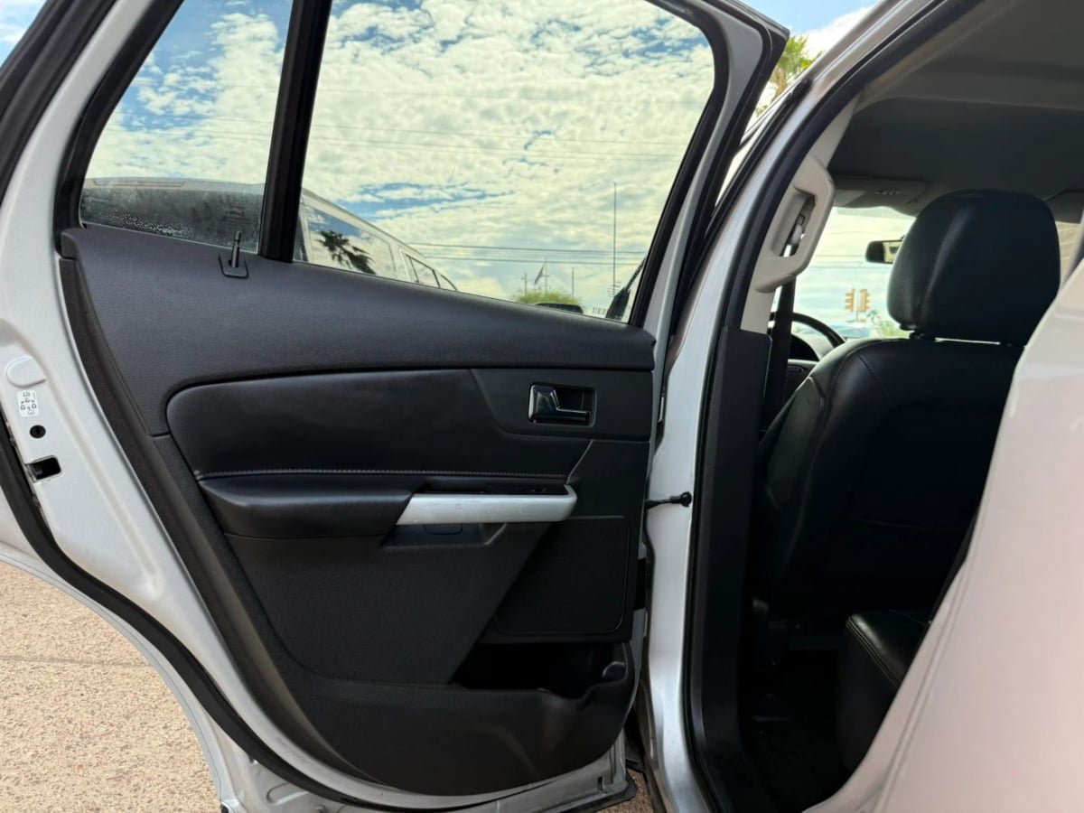 Used 2013 Ford Edge Limited FWD image 34