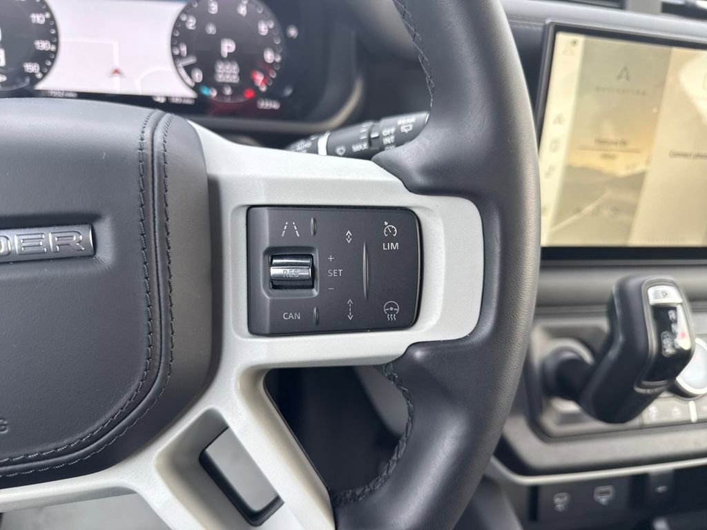 New 2024 Land Rover Defender 130 X-Dynamic SE image 21