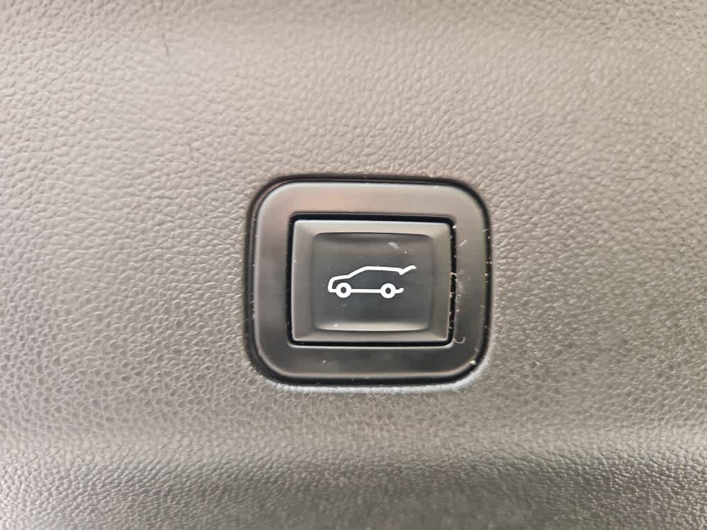 Used 2021 Chevrolet Tahoe LT AWD/4WD image 24
