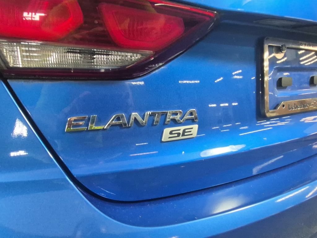 Used 2018 Hyundai Elantra SE w/ Winter Weather Package FWD image 21