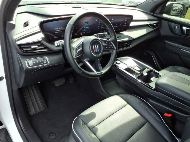 Used 2025 Buick Enclave Preferred FWD image 3