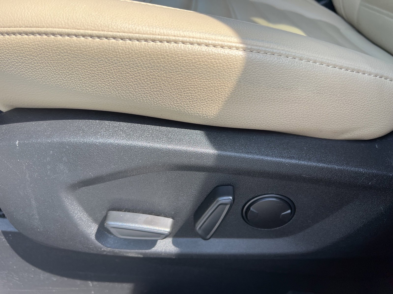 Used 2023 Ford Edge SEL w/ Convenience Package image 9