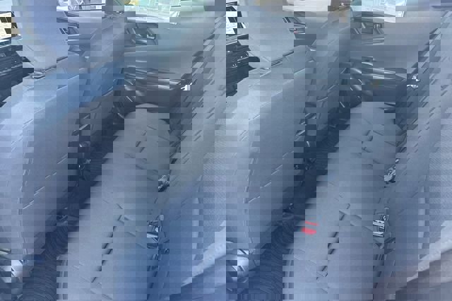 Used 2025 Toyota Prius LE image 14