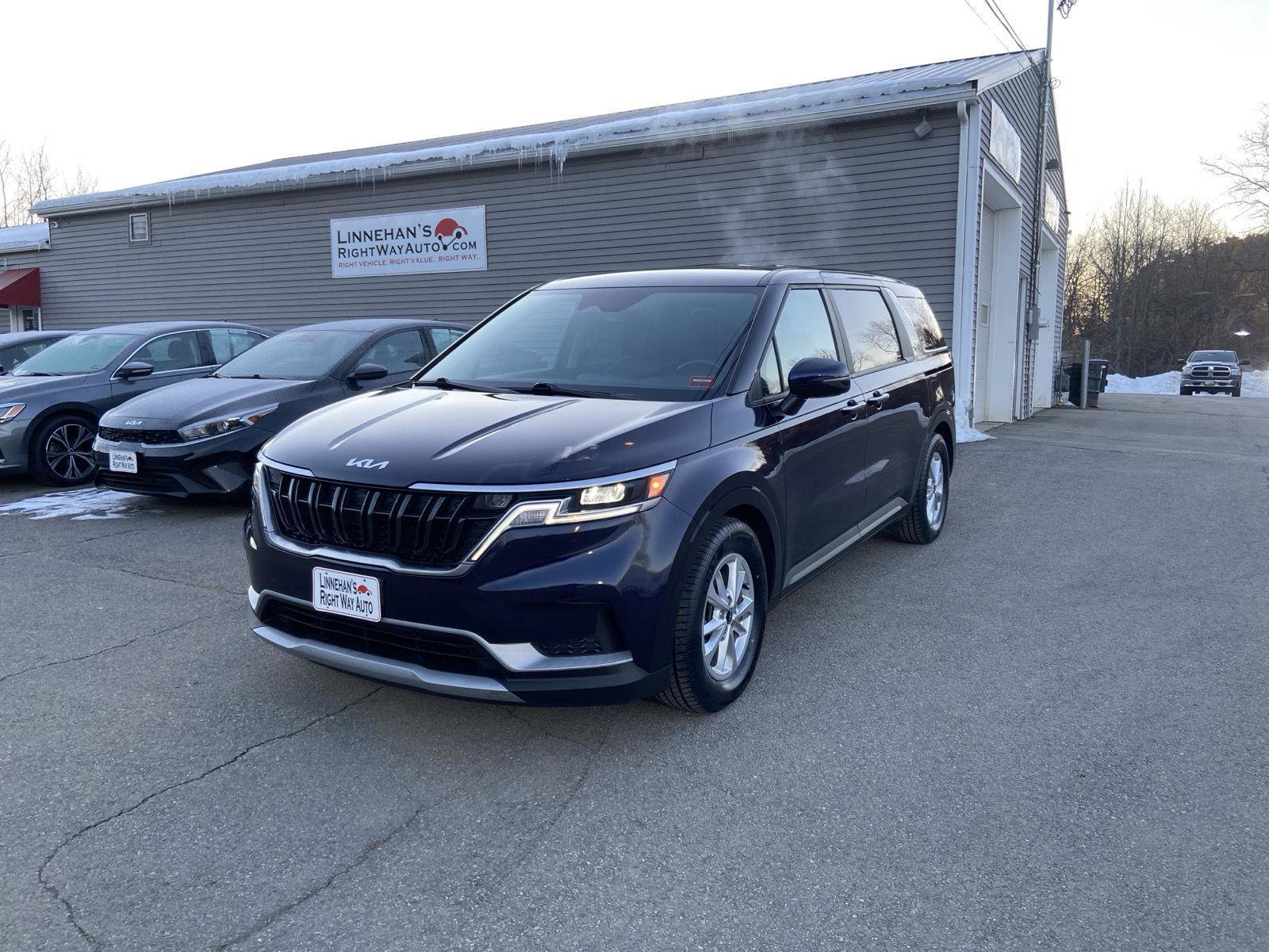 Used 2024 Kia Carnival LX