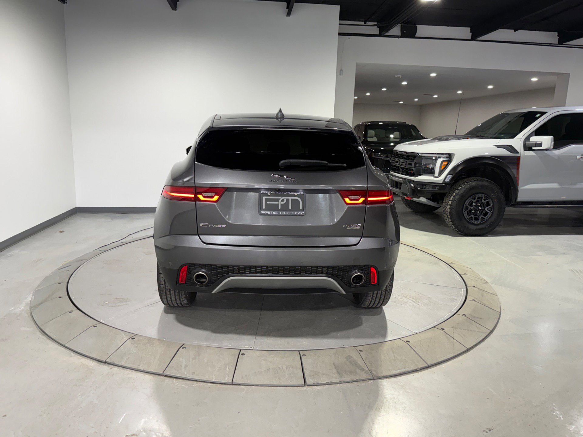 Used 2018 Jaguar E-PACE S image 13