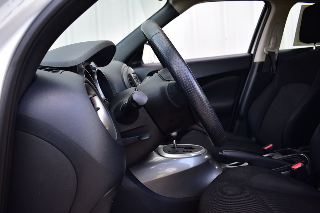 Used 2014 Nissan Juke S FWD image 34
