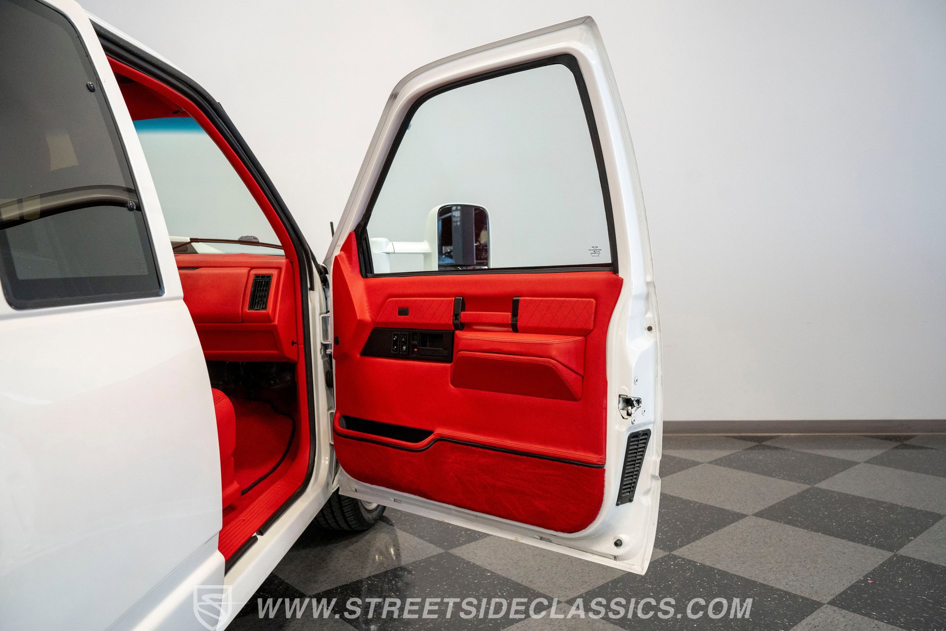 Used 1989 Chevrolet Silverado 3500 2WD Extended Cab image 28