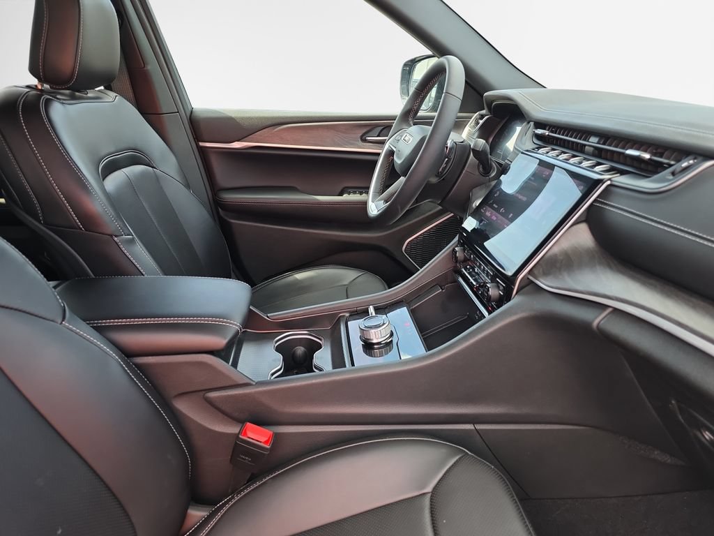 New 2025 Jeep Grand Cherokee Limited w/ Luxury Tech Group II AWD/4WD image 26