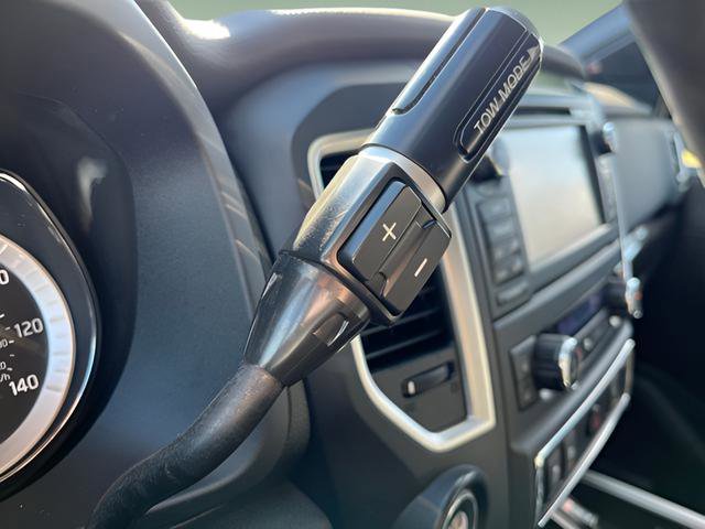 Used 2018 Nissan Titan SL w/ Midnight Edition image 17