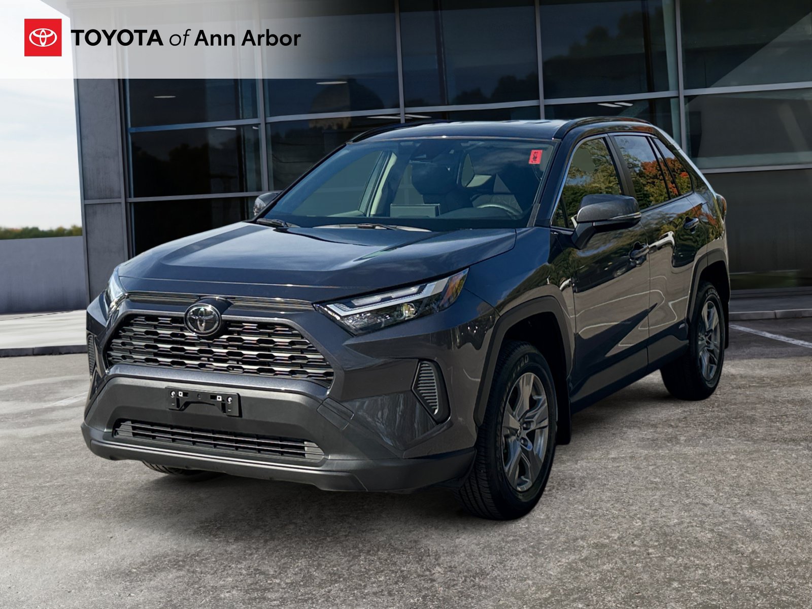 Used 2025 Toyota RAV4 XLE AWD/4WD image 8