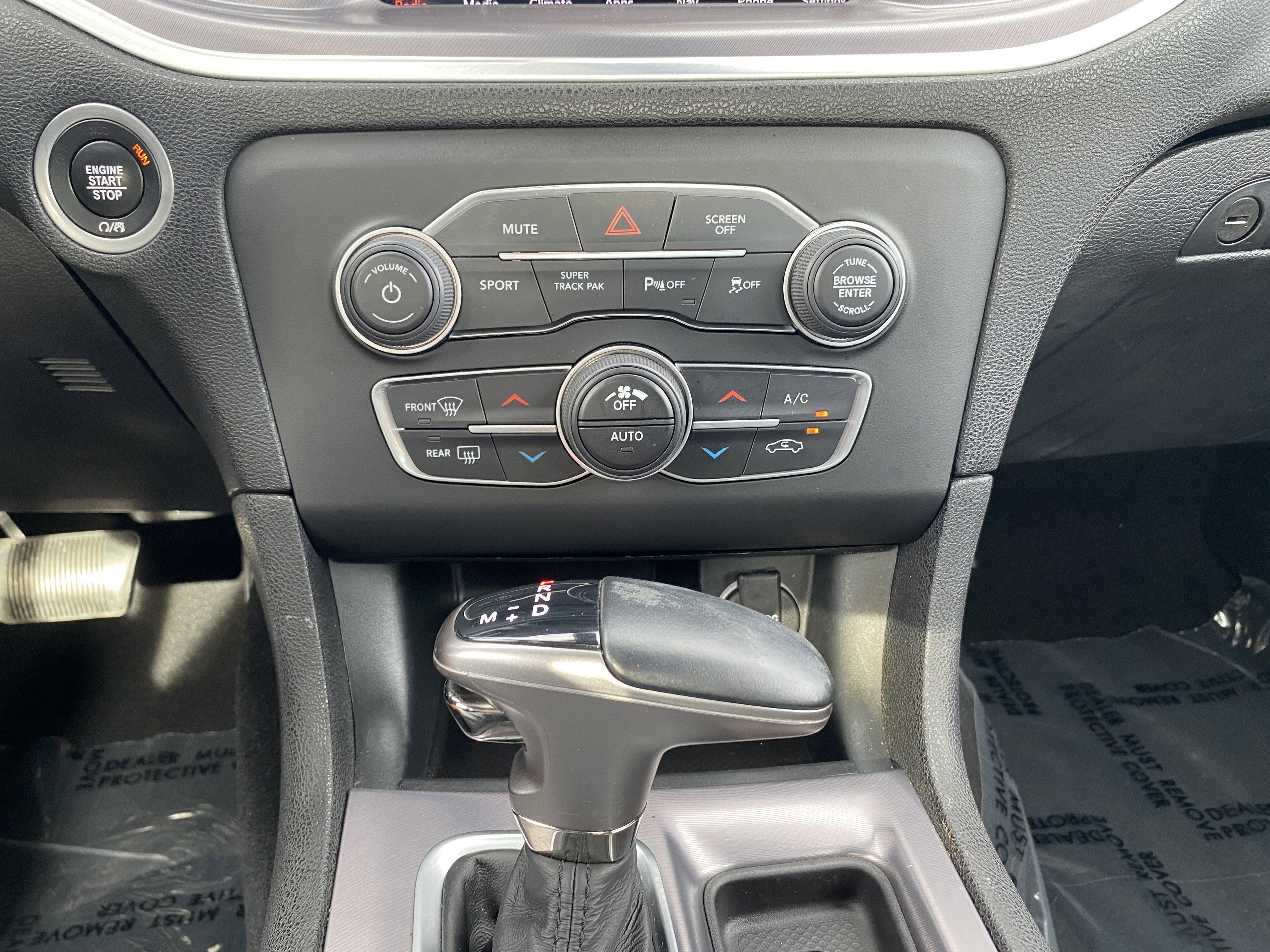 Used 2019 Dodge Charger SXT w/ Driver Confidence Group image 11