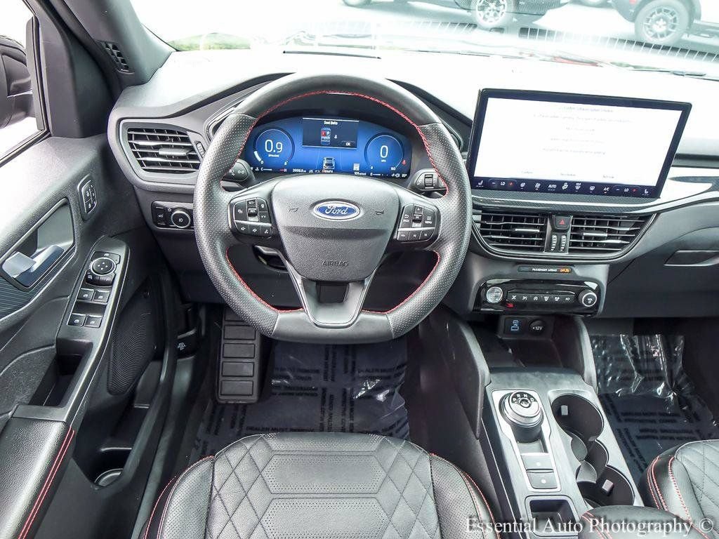 Used 2023 Ford Escape ST-Line Elite w/ Premium Technology Package AWD/4WD image 13