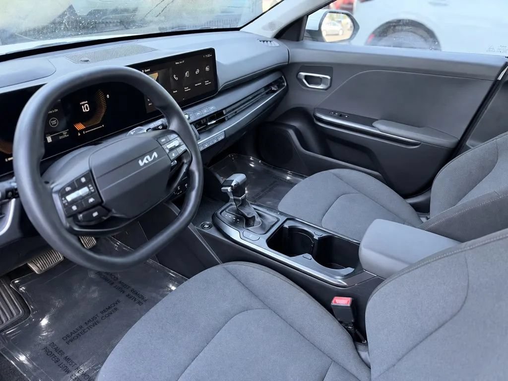 Used 2025 Kia K4 FWD image 18