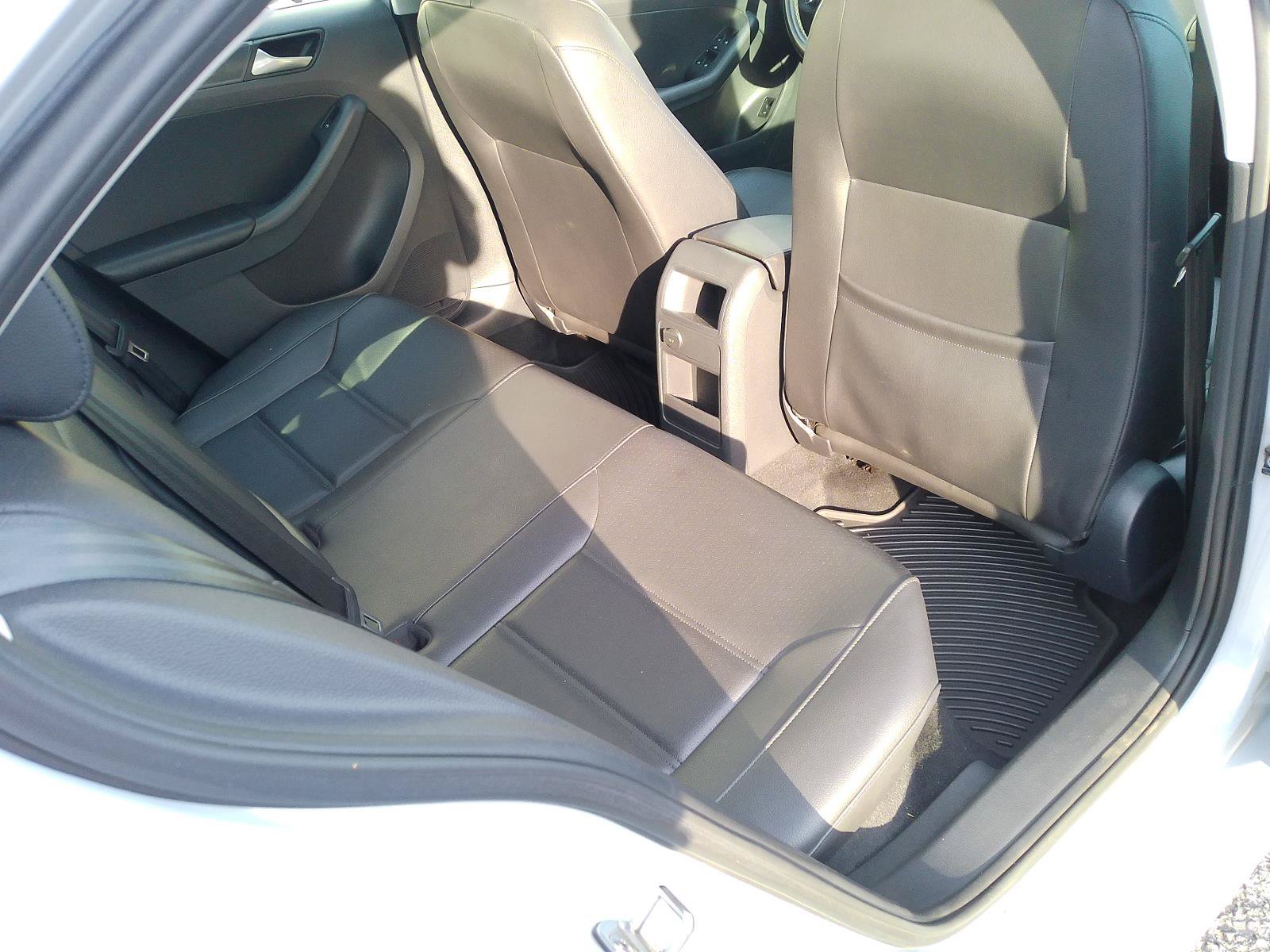 Used 2017 Volkswagen Jetta SE FWD image 32