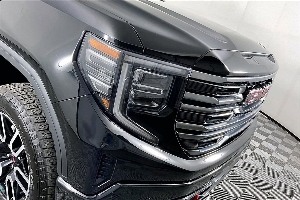 Certified 2025 GMC Sierra 1500 AT4 w/ AT4 Premium Package AWD/4WD image 29