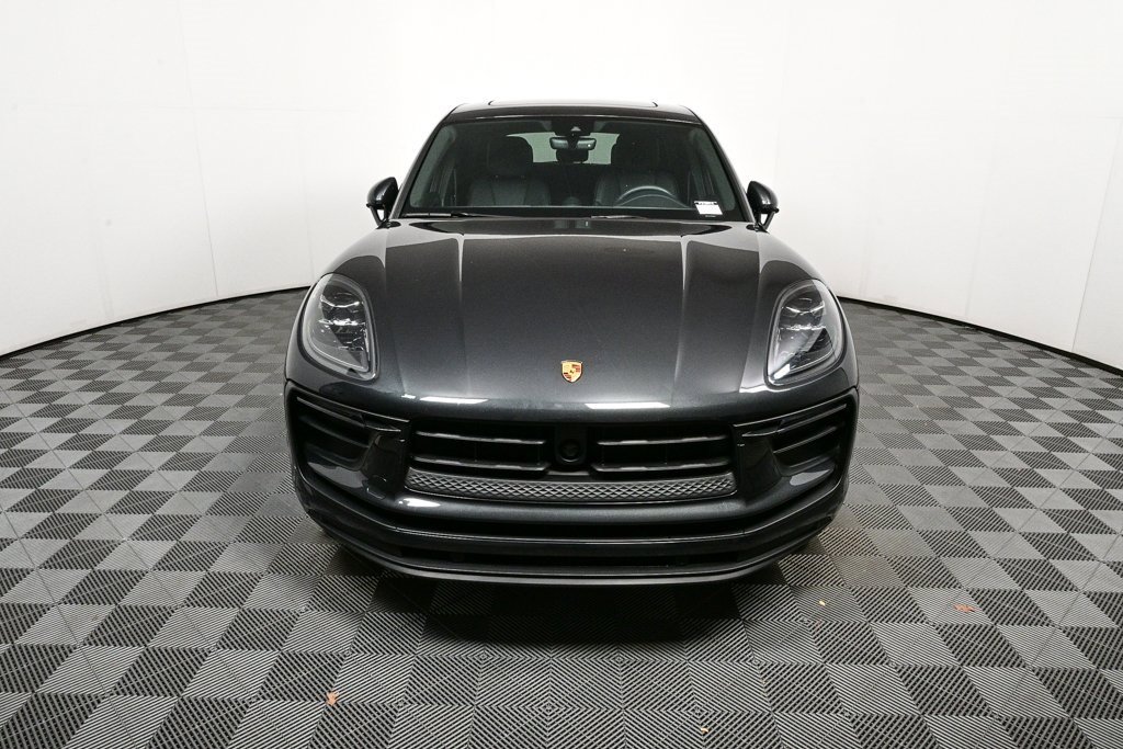 Certified 2025 Porsche Macan image 36
