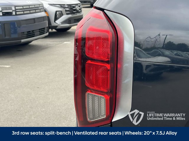 Used 2024 Hyundai Palisade Limited AWD/4WD image 11