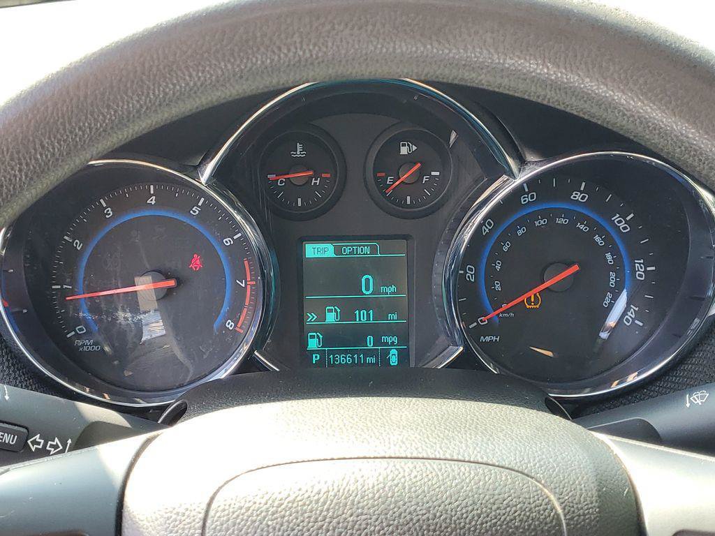 Used 2015 Chevrolet Cruze LT w/ Sun And Sound Package FWD image 13