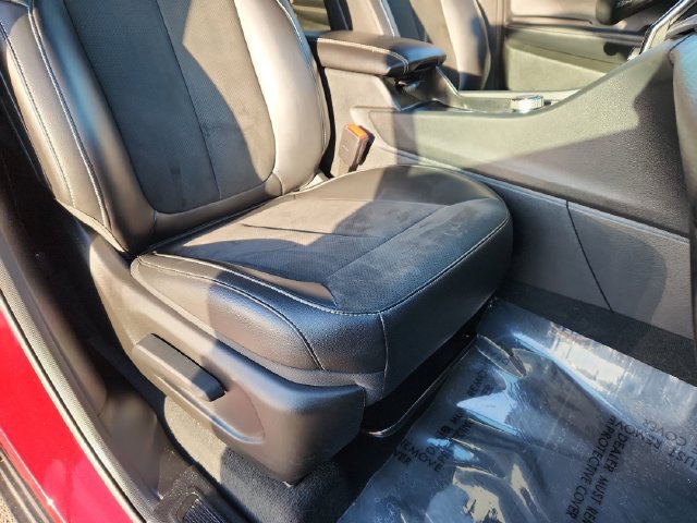 Used 2025 Jeep Grand Cherokee Altitude AWD/4WD image 25