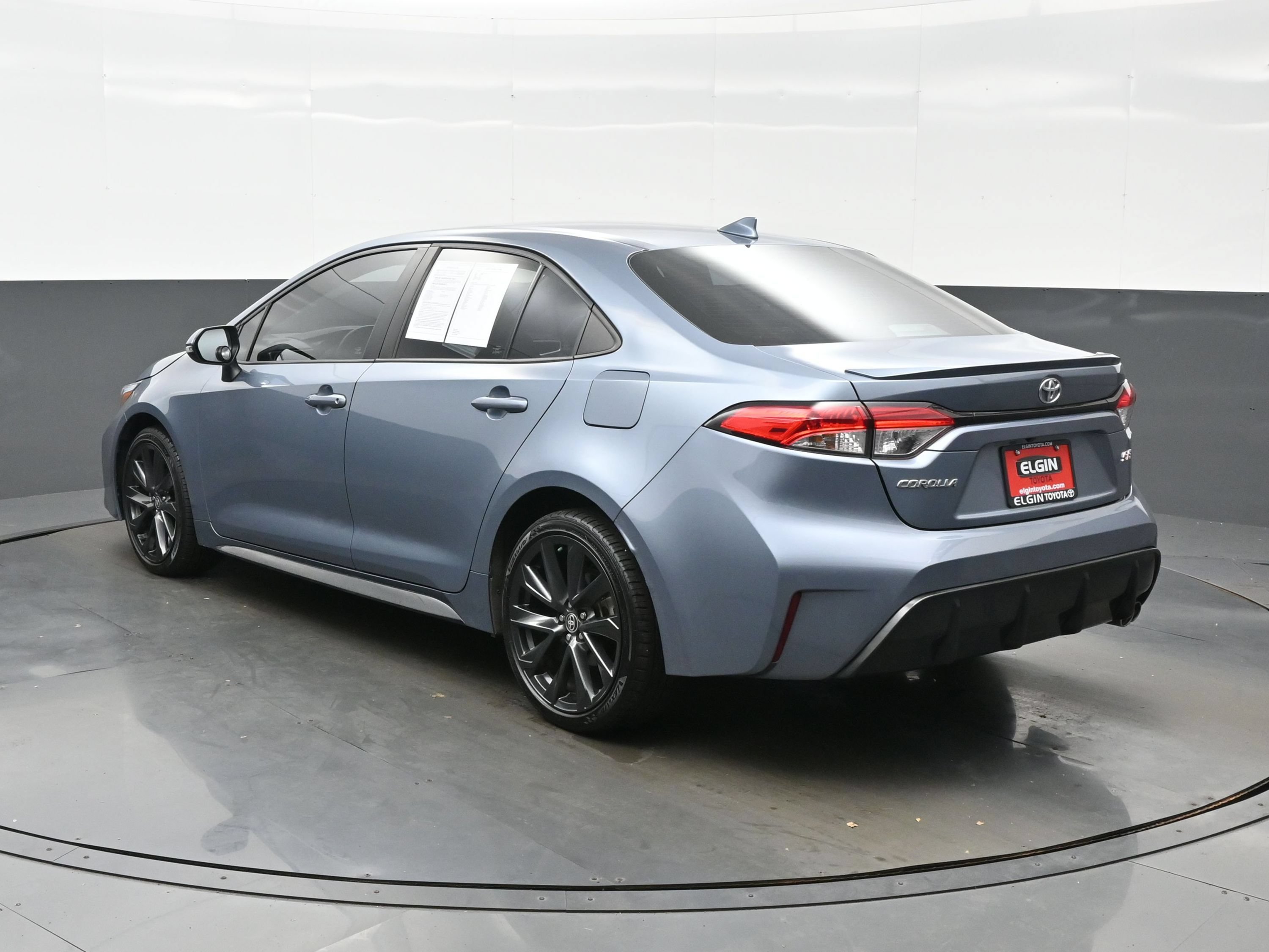 Used 2023 Toyota Corolla SE FWD image 4