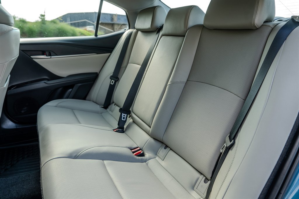 Used 2025 Toyota Camry XLE w/ Premium Plus Package FWD image 30