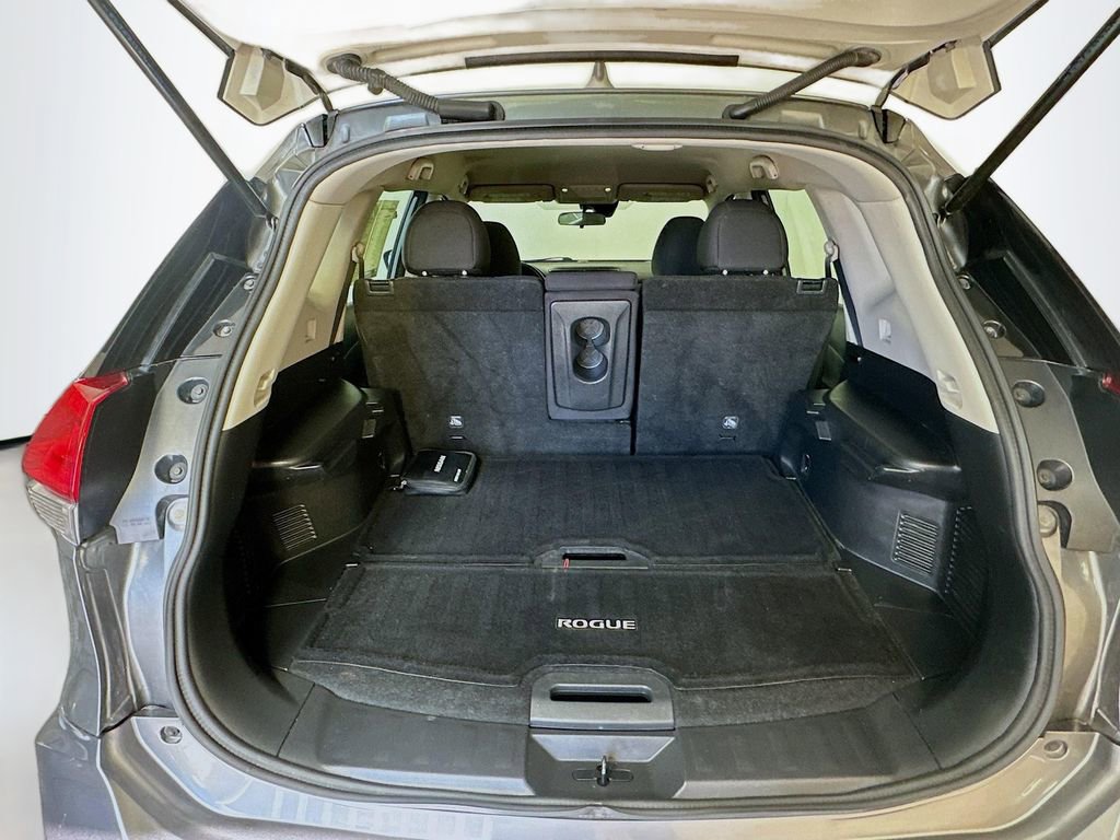 Used 2020 Nissan Rogue S image 23