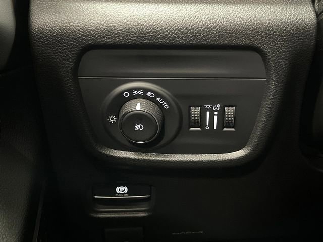 New 2025 Jeep Grand Cherokee Limited w/ Trailer Tow Package image 25