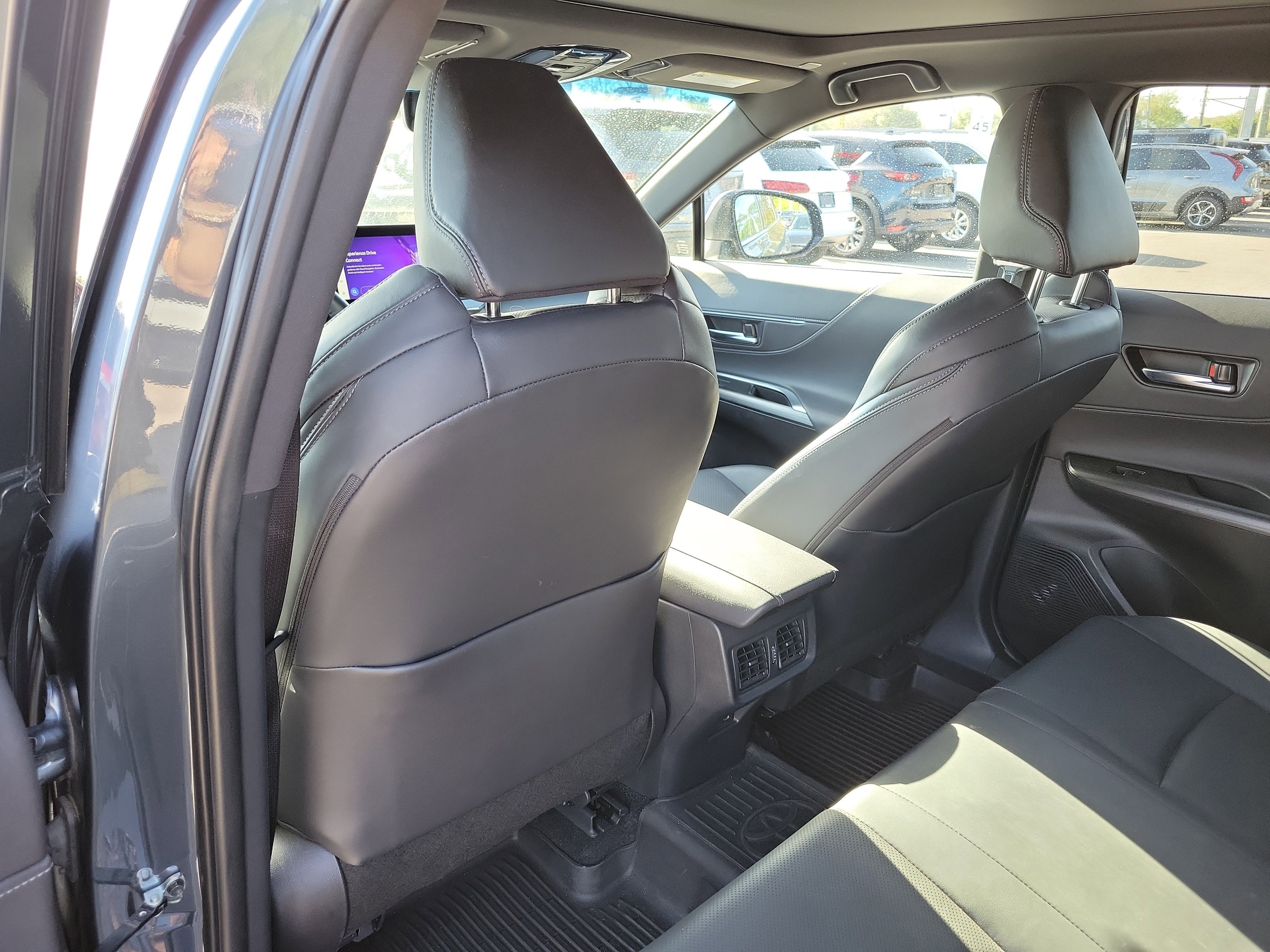 Used 2024 Toyota Venza Limited image 17