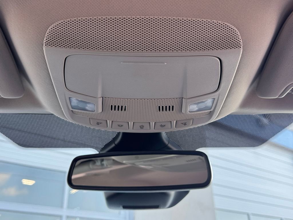 Used 2024 Ford Edge SEL w/ Sport Appearance Package image 24