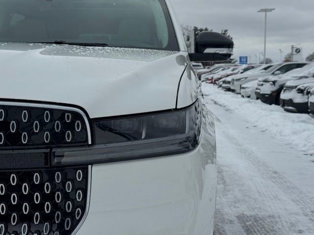 New 2025 Lincoln Navigator Reserve image 3