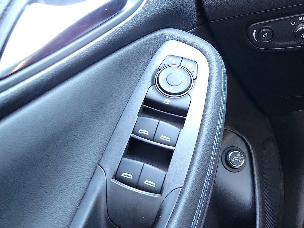 Used 2025 Buick Encore GX Sport Touring image 12