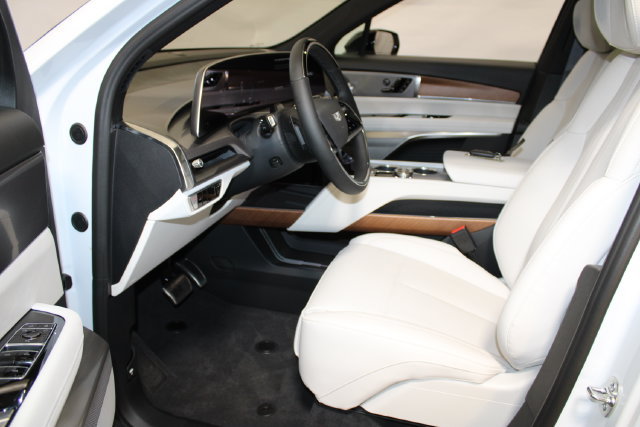 New 2027 Cadillac Vistiq Luxury AWD/4WD image 4