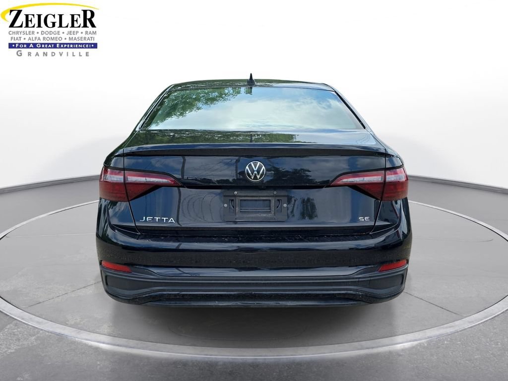 Used 2024 Volkswagen Jetta SE FWD image 6